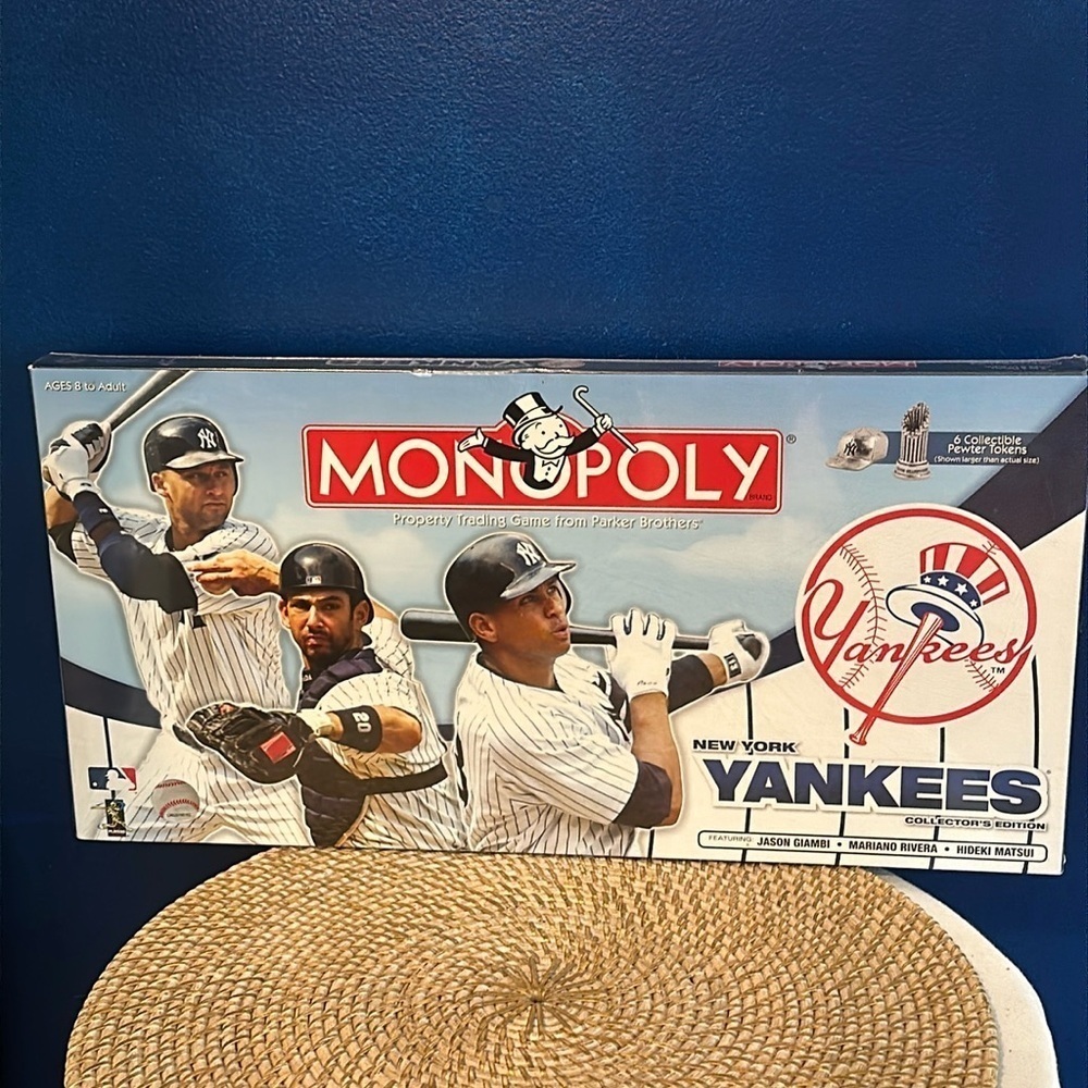 New Factory Sealed Monopoly NEW YORK YANKEES Collector's Edition 2008 Game